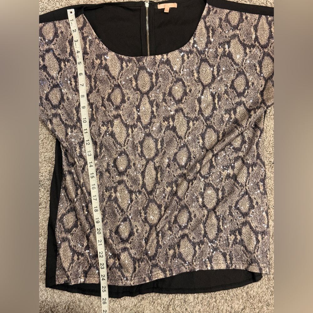 Women's Snake Print‎ Top - Picture 2 of 6
